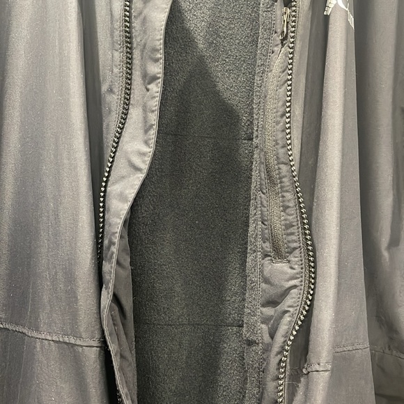 Columbia Men's Black Performance Jacket - Picture 4 of 4